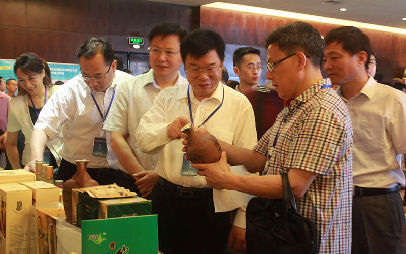 2015年鄂桂糧食產(chǎn)銷合作洽談會暨湖北糧油精品展示推介會 恒貿(mào)茶油公司